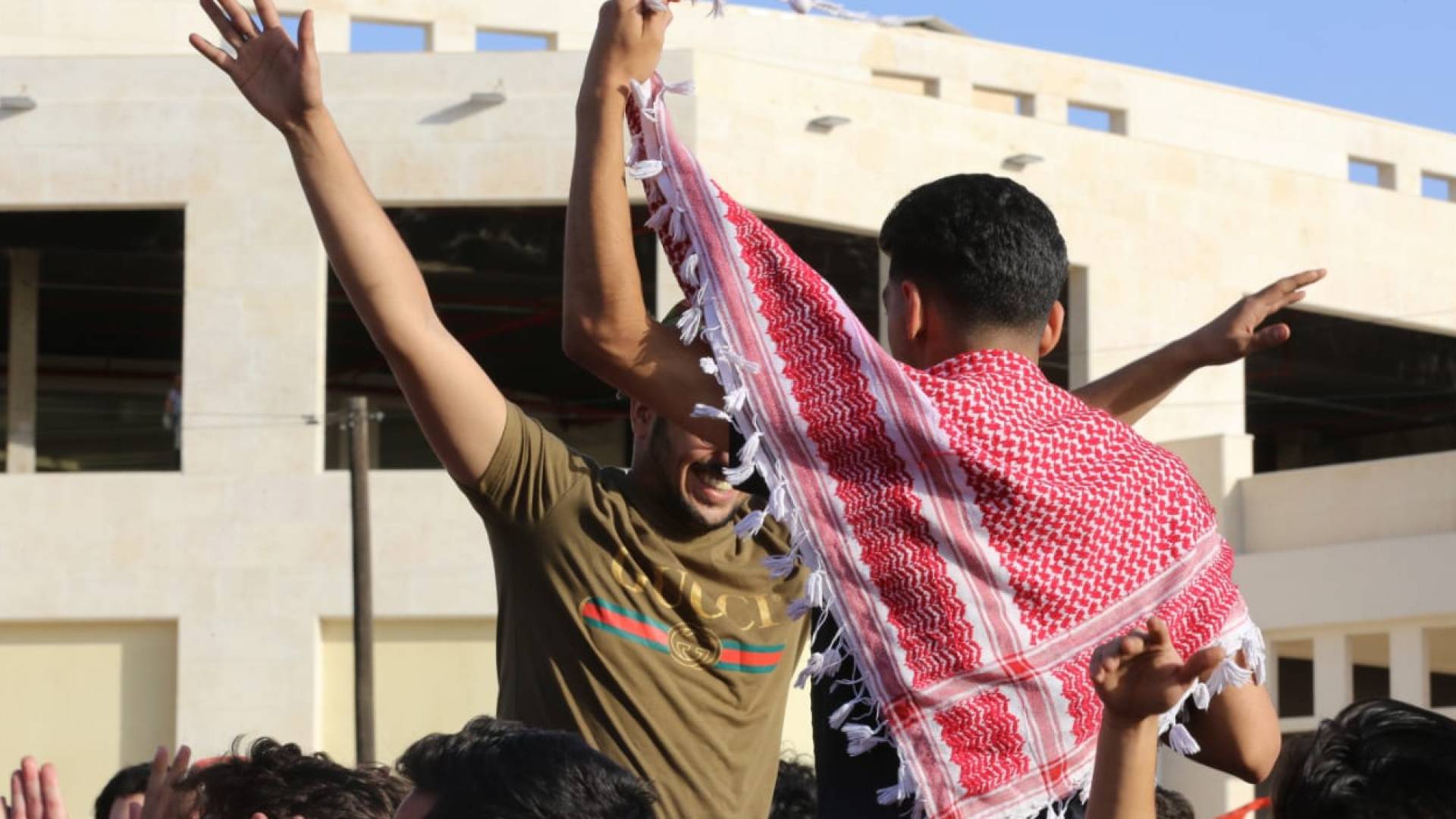 أوائل التوجيهي يكشفون لـ"رؤيا" أسباب تفوقهم وحصولهم على أعلى العلامات