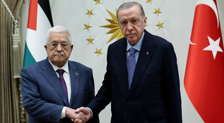 الرئيس الفلسطيني محمود عباس ونظيره التركي رجب طيب أردوغان