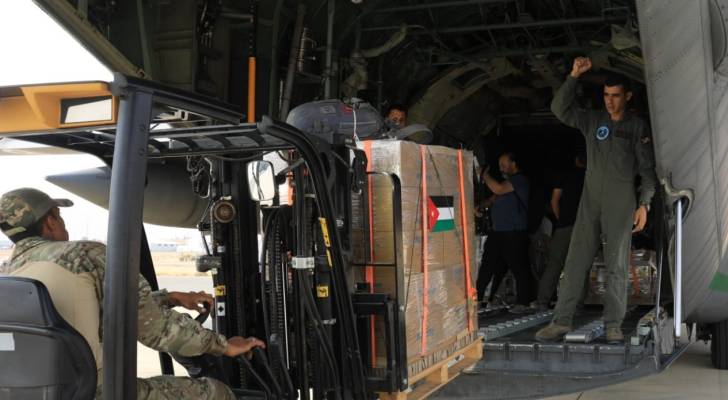 القوات المسلحة تنفذ إنزالات جوية جديدة على قطاع غزة