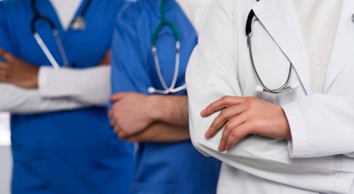 القرالة يكشف لـ"رؤيا" جهود نقابة الأطباء في تسويق الطبيب الأردني بالخارج