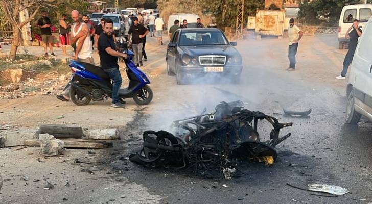 مراسلة "رؤيا": الاحتلال الإسرائيلي يستهدف دراجة نارية في بلدة عيترون بجنوب لبنان