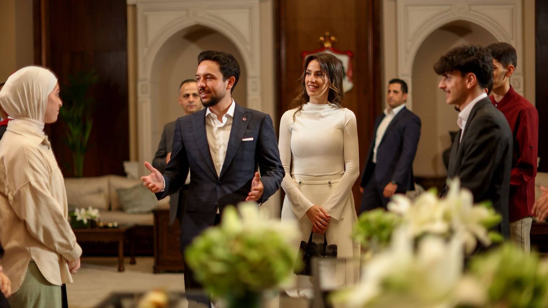 ولي العهد يستقبل أوائل الثانوية العامة من الطلبة النظاميين للسنة الدراسية 2024-2025.. فيديو وصور