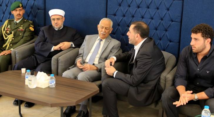 رئيس الديوان الملكي الهاشمي يقدم واجب العزاء