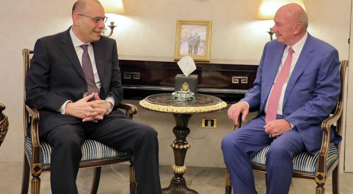رئيس مجلس الأعيان فيصل الفايز- السفير المصري محمد سمير