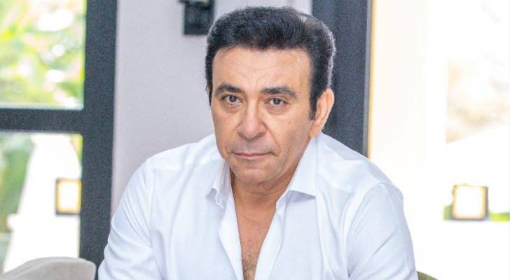 وفاة الإعلامي المصري عاطف كامل بأزمة قلبية عقب صدور حكم عليه بالسجن