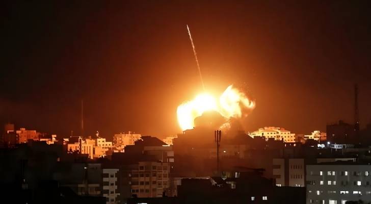 مراسل رؤيا: قتلى وجرحى بغارات للاحتلال الاسرائيلي على منطقة الكسوة بريف دمشق