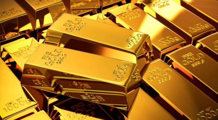 الذهب ينهي آب مرتفعاً مع تزايد رهانات خفض الفائدة الأمريكية