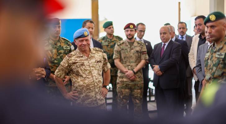 الملك، يرافقه ولي العهد، يزور مدرسة حسن خالد أبو الهدى الثانوية الشاملة للبنين بالزرقاء