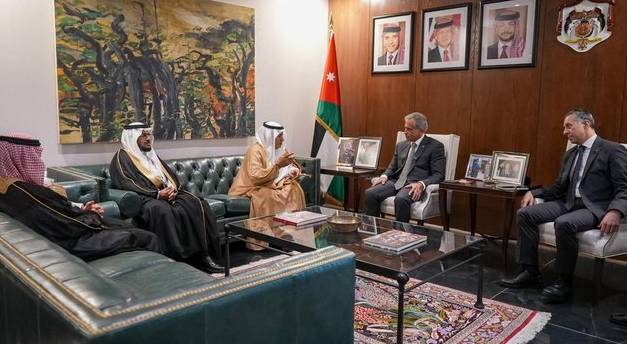 رئيس الوزراء يستقبل رئيس اتحاد الغرف التجارية السعودية