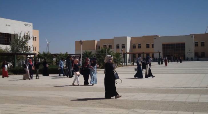 طلبة جامعات