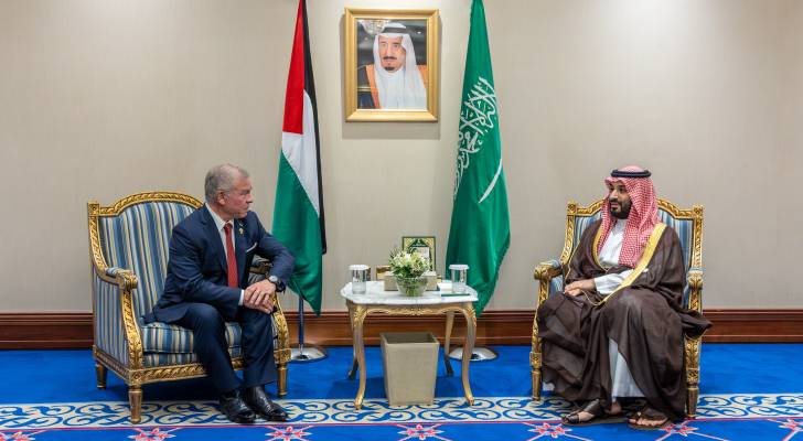 الملك يجري لقاءات ثنائية مهمة على هامش القمة العربية الإسلامية الطارئة