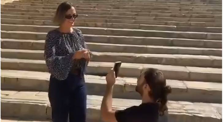 استفزاز جديد.. مستوطن يحول باحات المسجد الأقصى إلى ساحة لطلب الزواج