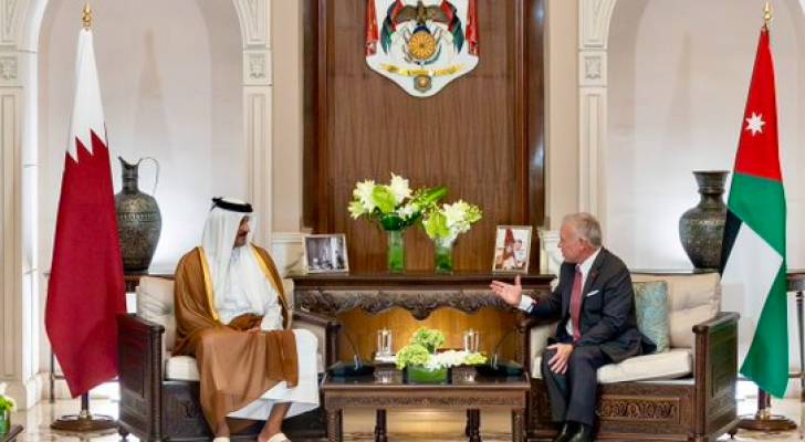 الملك وأمير قطر يؤكدان على عمق العلاقات الثنائية ويشددان على ضرورة إنهاء العدوان على غزة