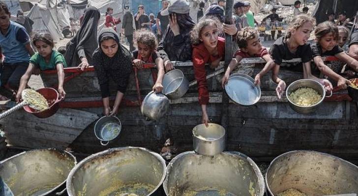 حرب التجويع والعزل.. الاحتلال يقتحم شمال غزة ويقطع عنه الغذاء والإنترنت