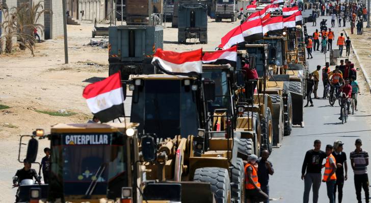 جرافات مصرية في قطاع غزة