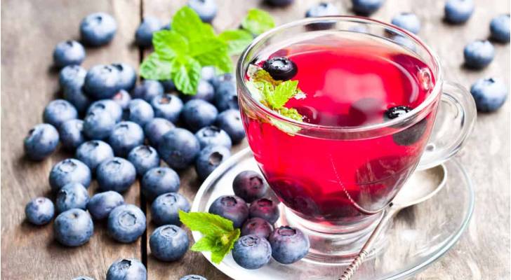 لشيخوخة صحية.. دراسة حديثة توصي بتناول 3 حصص يوميًا من التوت والشاي