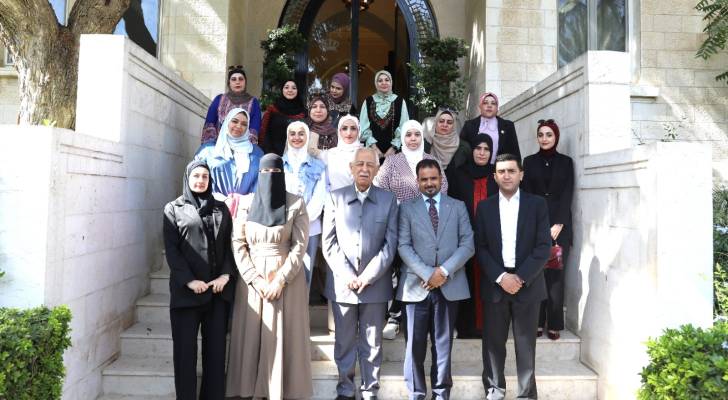 رئيس الديوان الملكي يلتقي وفدا من مبادرة "نشميات العقبة"