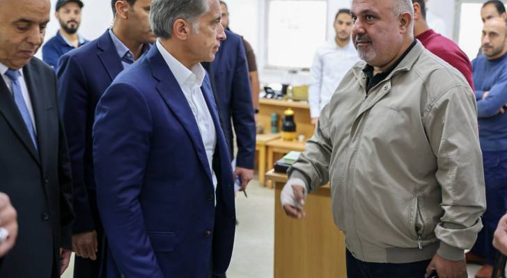 رئيس الوزراء جعفر حسان يزور مدرسة الشوبك الزراعية
