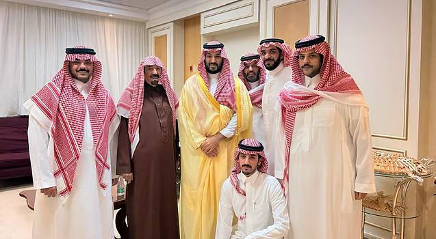 ولي العهد السعودي يزور الشيخ بدر الدويش للاطمئنان على صحته