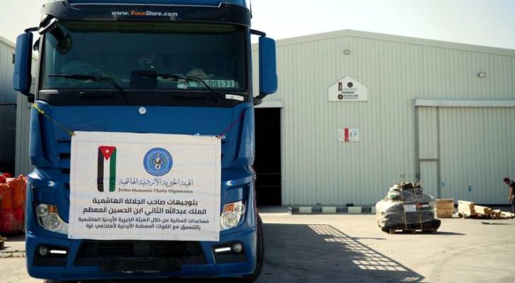 احدى شاحنات الهيئة الخيرية الأردنية الهاشمية