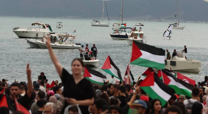 نشطاء عبر أسطول الحرية