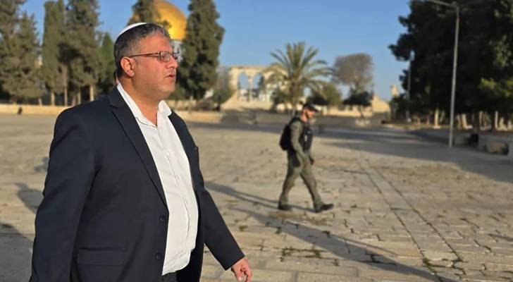 بن غفير يقتحم باحات المسجد الأقصى