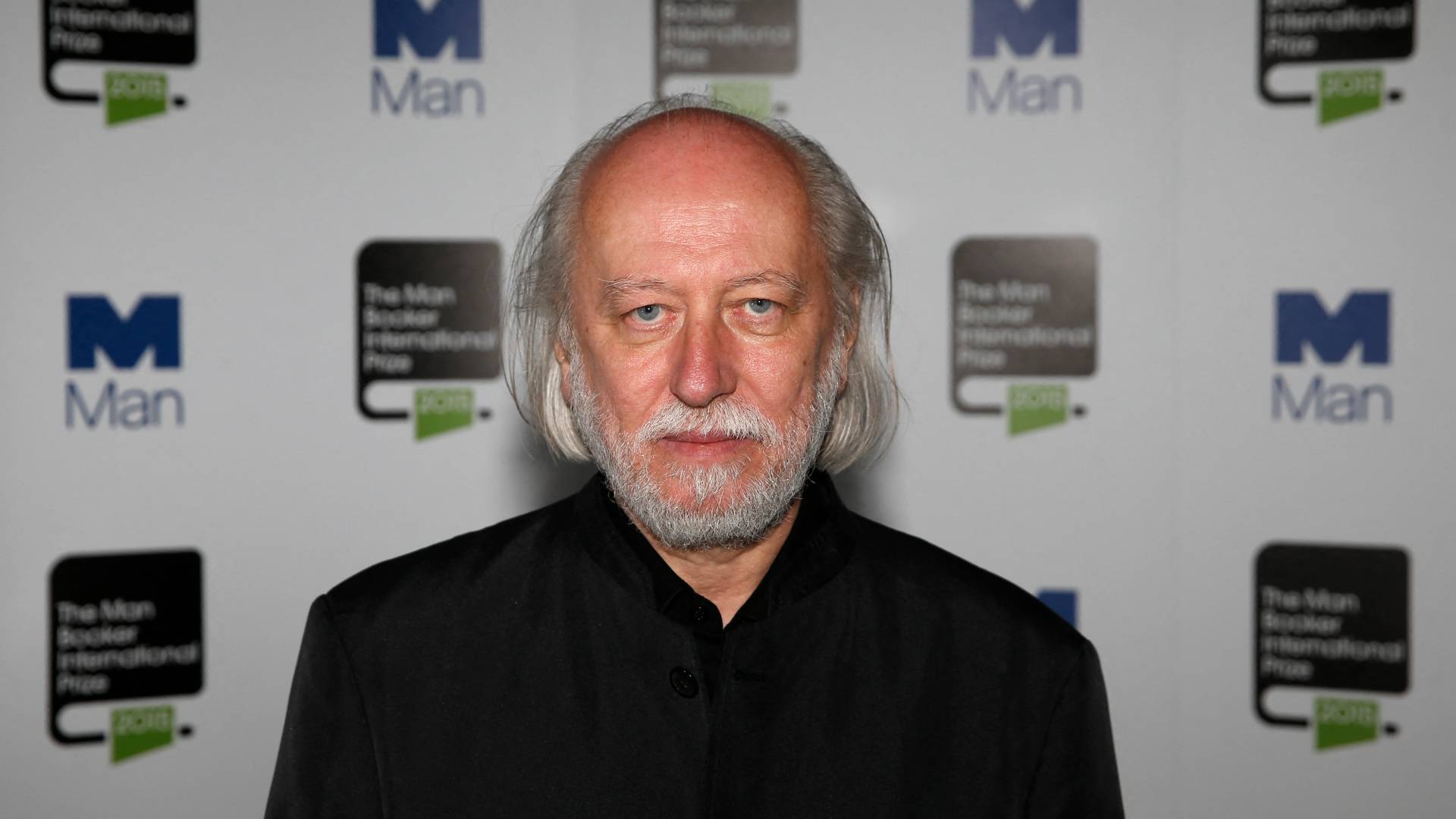 رؤيا الإخباري | الكاتب المجري لاسلو كراسنوهوركاي يفوز بجائزة نوبل للآداب  لعام 2025