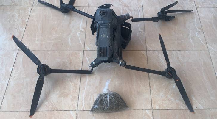 ضبط طائرة مسيرة تحمل مواد مخدرة من قبل الجيش العربي