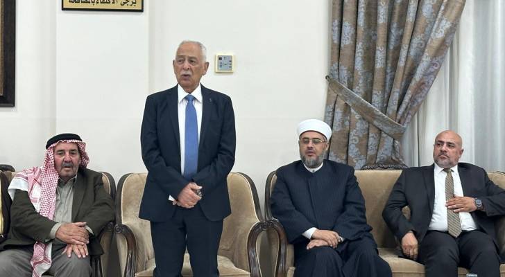 مندوبا عن الملك وولي العهد.. العيسوي يعزي عشيرة أبو سليم