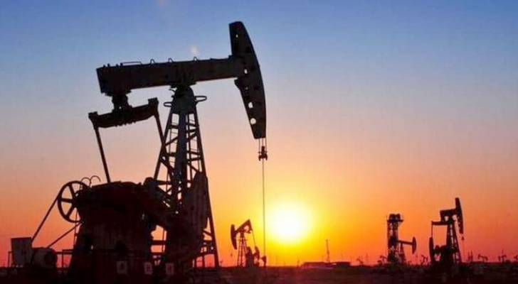 النفط يفتتح تداولات الخميس على ارتفاع ويقترب من 59 دولارا للبرميل عالميا