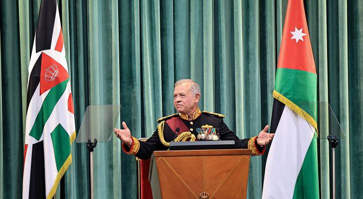 الملك: يتساءل بعضكم كيف يشعر الملك؟ أيقلق الملك؟ نعم يقلق لكن لا يخاف إلا الله