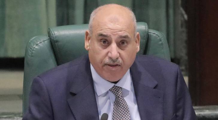 رئيس مجلس النواب مازن القاضي وأعضاء المكتب الدائم يعتذرون عن استقبال التهاني
