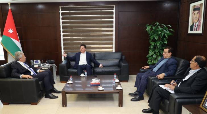 لقاء وزير النقل الدكتور نضال القطامين مع نقابة أصحاب الشاحنات الأردنية
