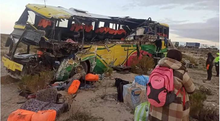 حادث سقوط حافلة في بوليفيا
