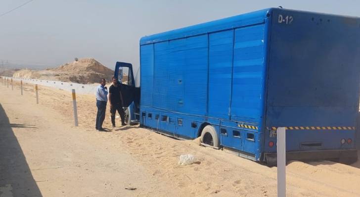 الشاحنة التي تفادت كارثة محققة، بعد أن استخدم "مهرب نجاة"