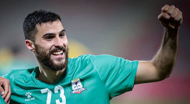 لاعب الوحدات وجدي نبهان يحتفل بهدف سابق