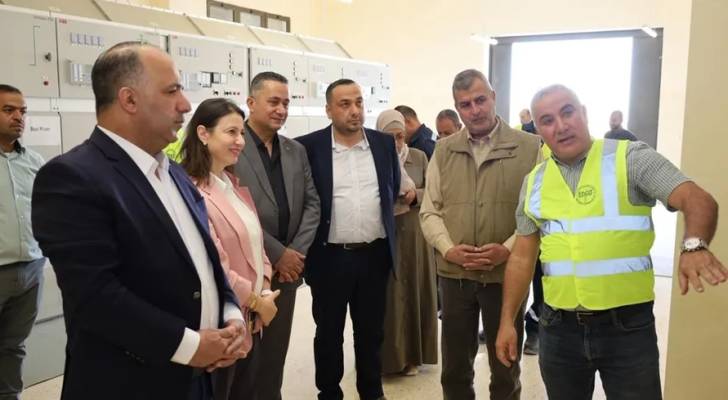 جانب من جولة وزير الطاقة والثروة المعدنية الدكتور صالح الخرابشة في محطة القواطع الكهربائية في منطقة الرامة