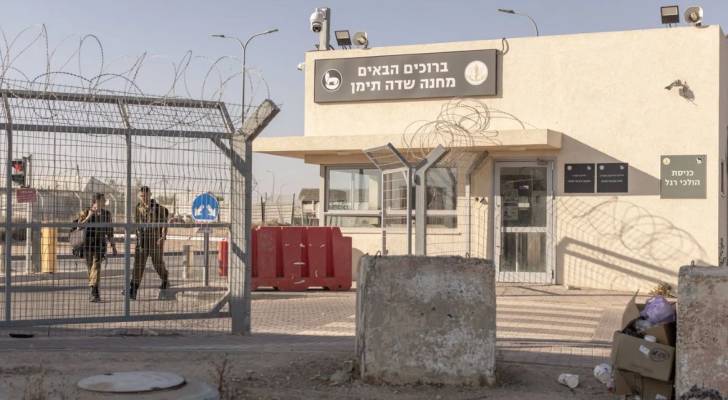 وسائل إعلام عبرية تكشف عن مصير معتقل سجن "سدي تيمان" بعد الفيديو المسرب