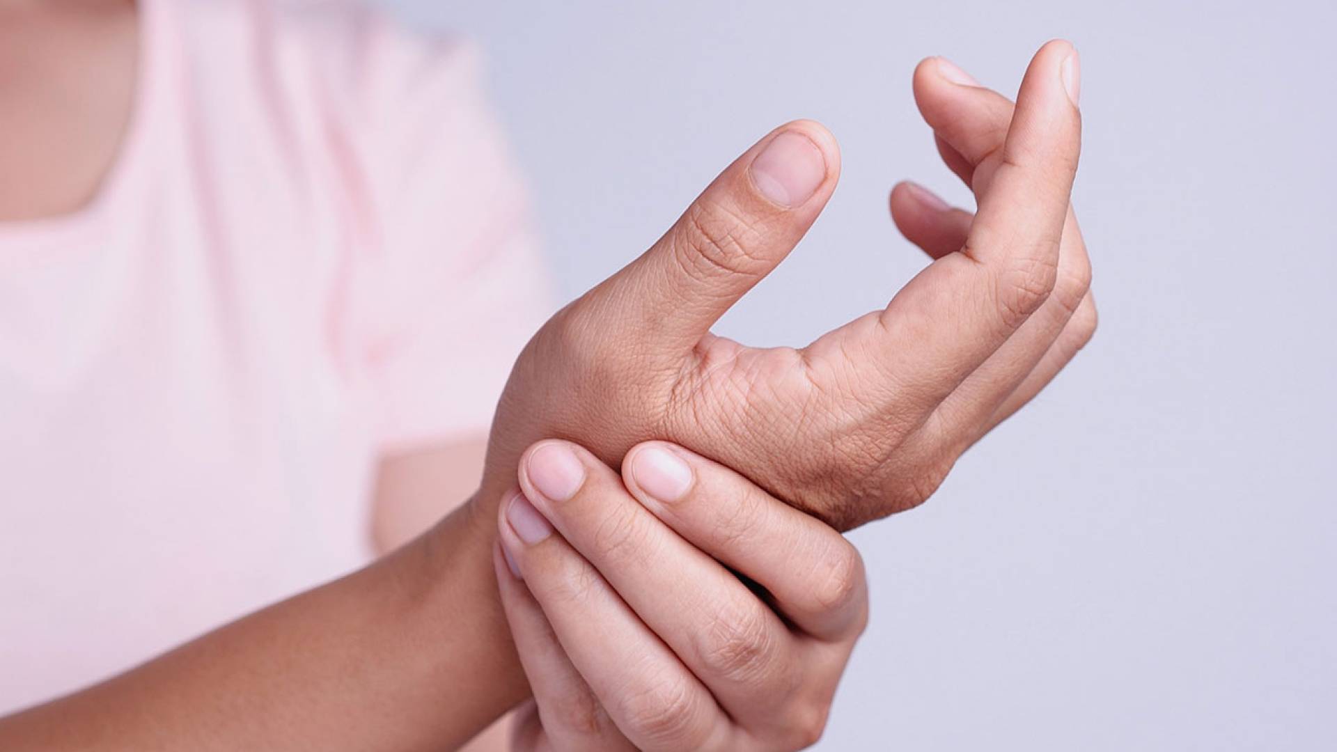 أفضل علاج لآلام المفاصل .. لا يكمن في علب الدواء !