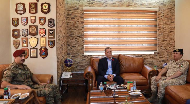 لقاء المساعد للعمليات والتدريب مع قائد العمليات الخاصة الكندية اللواء ستيفن هنتر