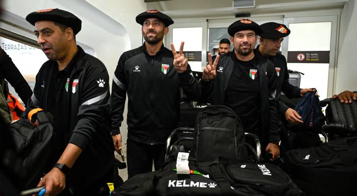من استقبال نجوم المنتخب الفلسطيني