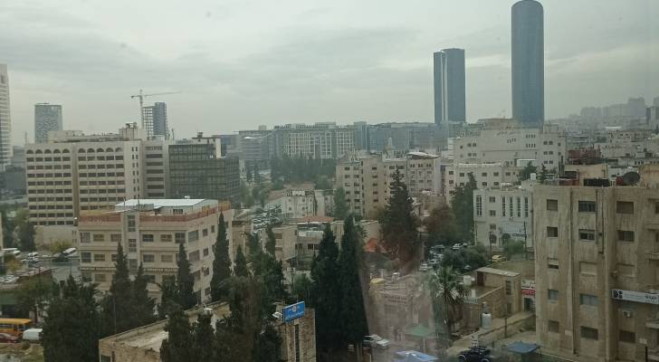 سقوط الأمطار في العاصمة عمان