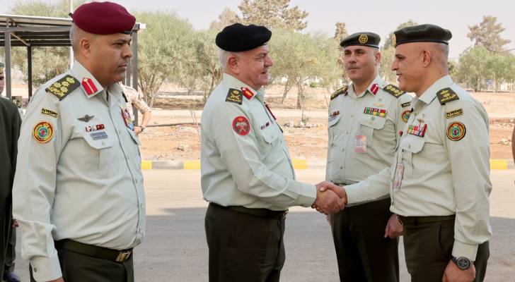 اللواء الركن الحنيطي  يزور مديرية أمن وحماية المطارات