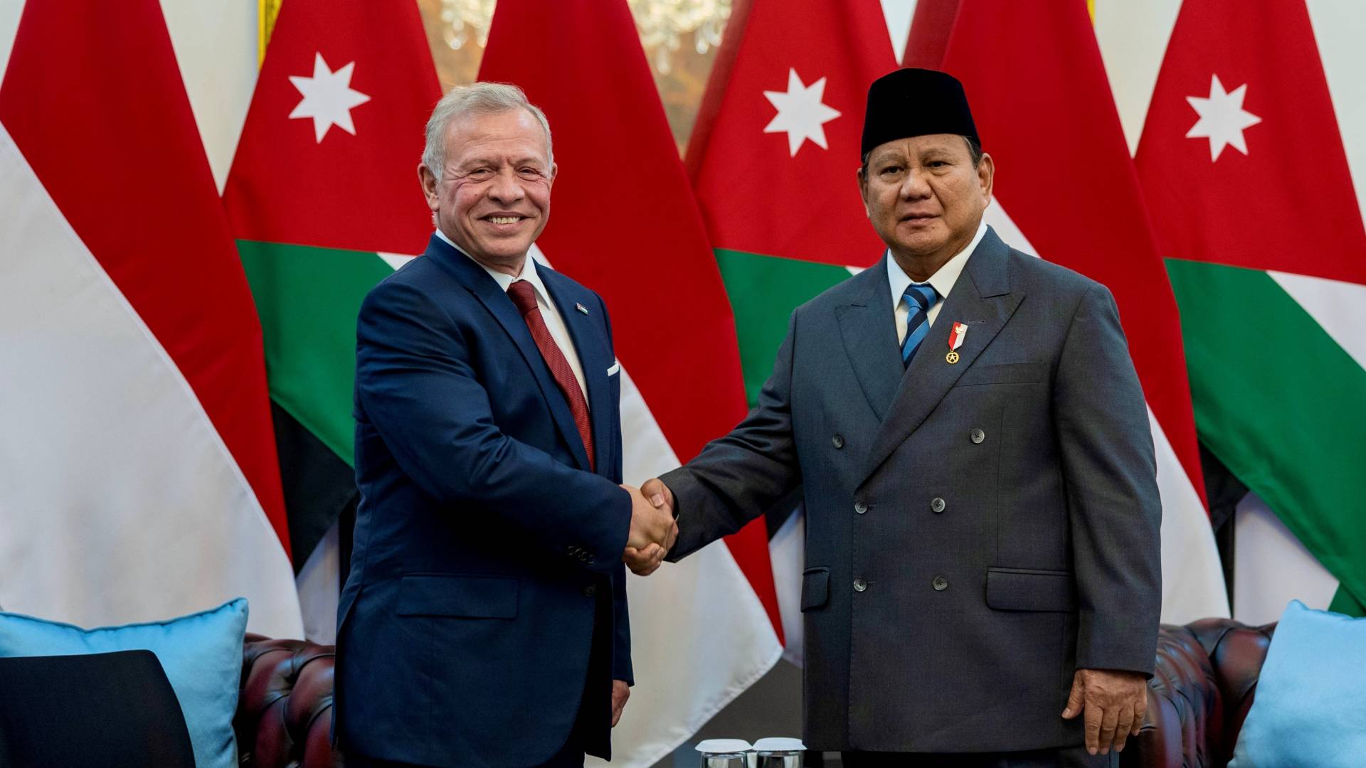 الملك والرئيس الإندونيسي يعقدان مباحثات في جاكرتا..فيديو