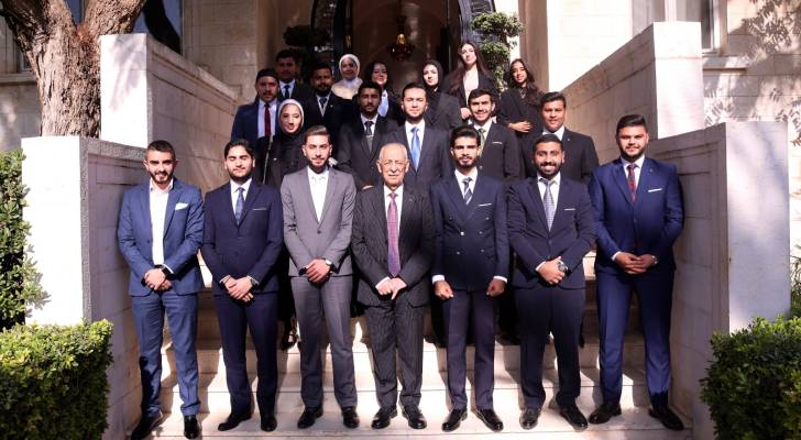 خلال لقائه فعاليات شعبية وطلبة جامعيين.. العيسوي: حكمة الملك صمام أمان للأردن ومحرك مسيرة التحديث الشامل