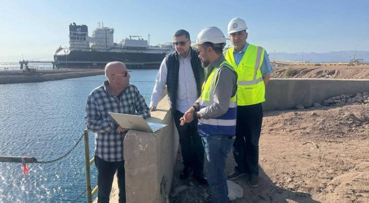 وزير المياه يطلع على مأخذ "الناقل الوطني" في العقبة