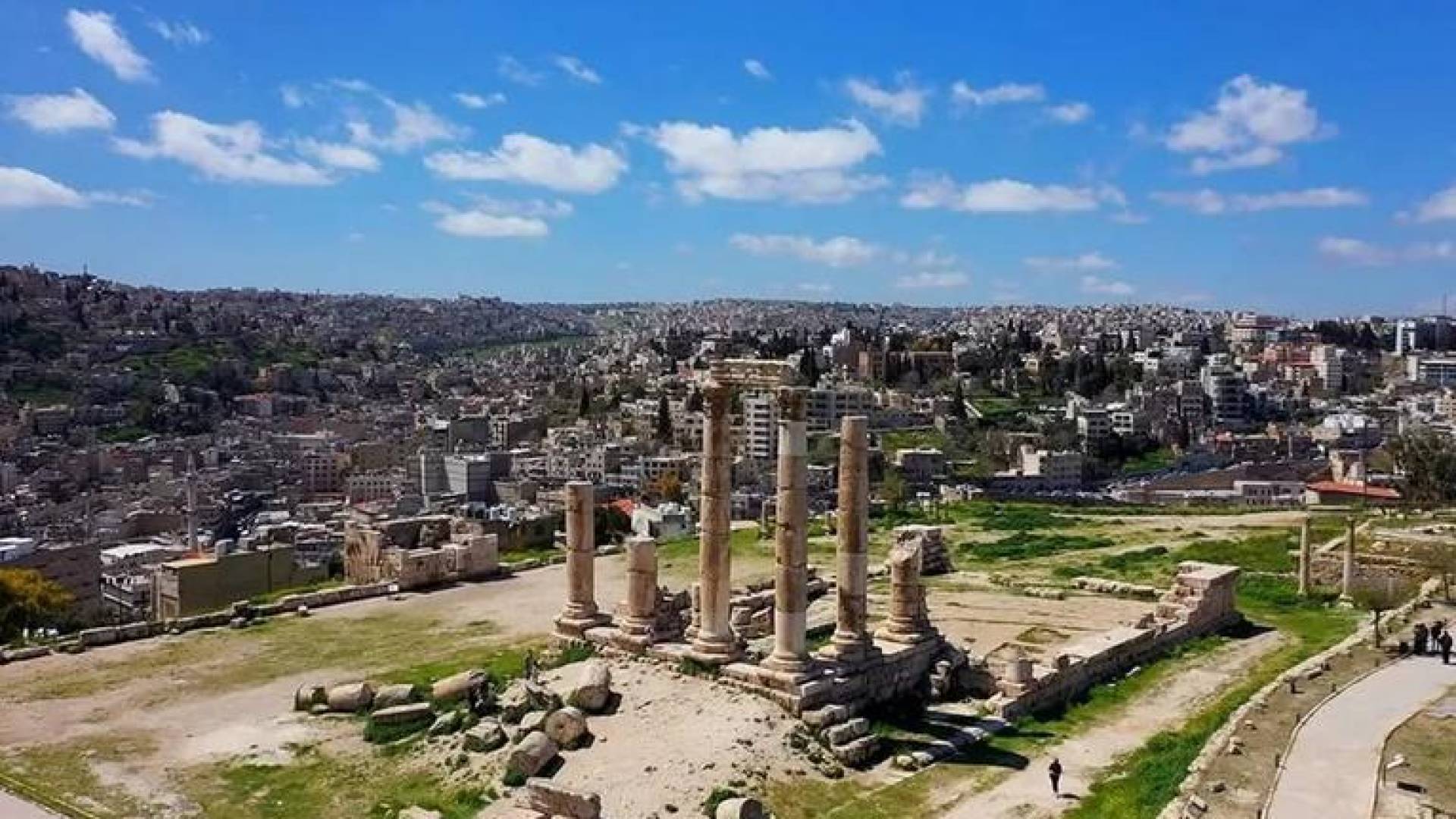 طقس السبت.. درجات حرارة أعلى من المعدل في عمان وإربد والطقس معتدل نهارا ولطيف ليلا