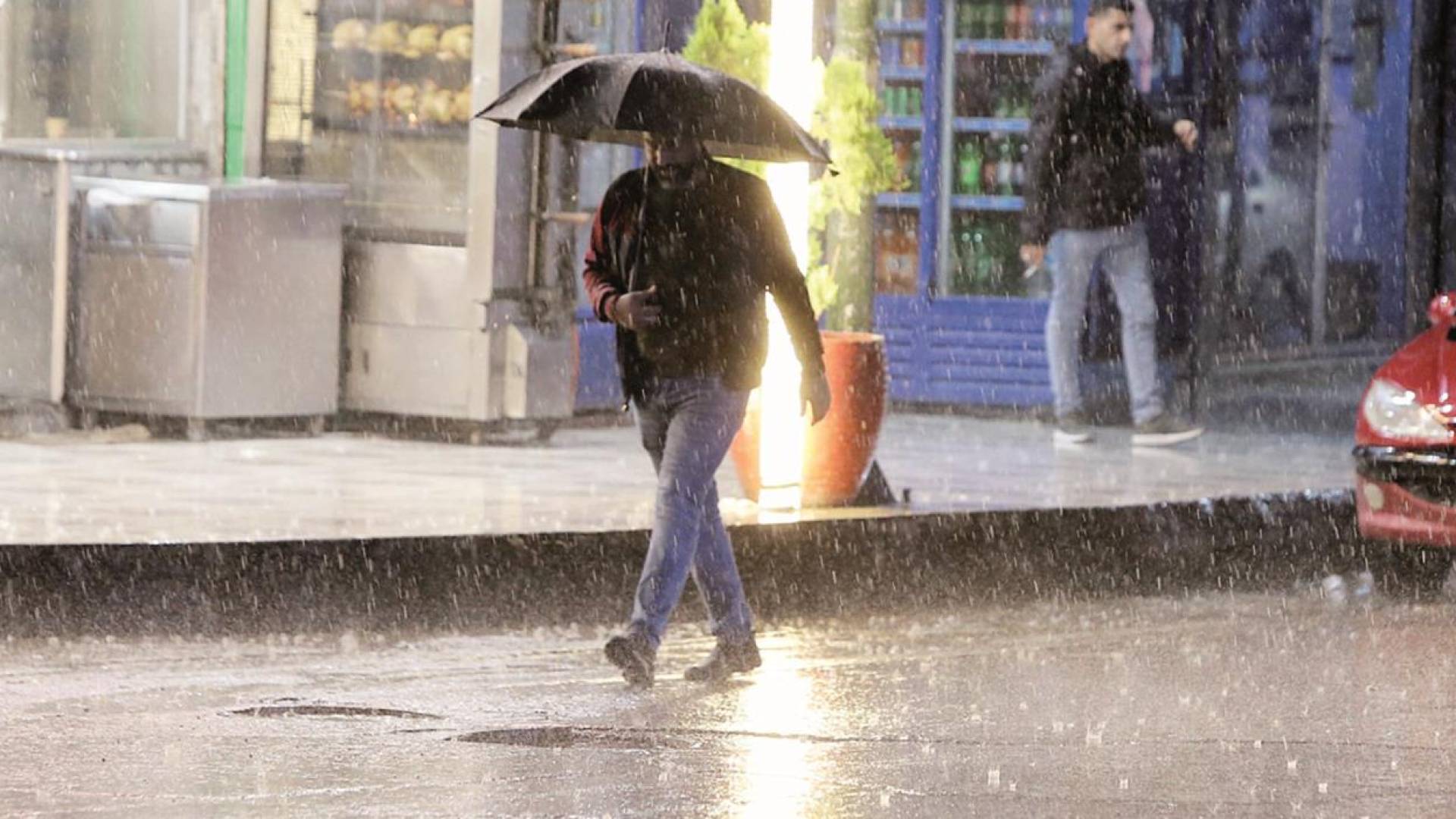 طقس العرب: منخفض جوي يتمركز فوق تركيا يجلب أمطارا غزيرة إلى أجزاء من بلاد الشام