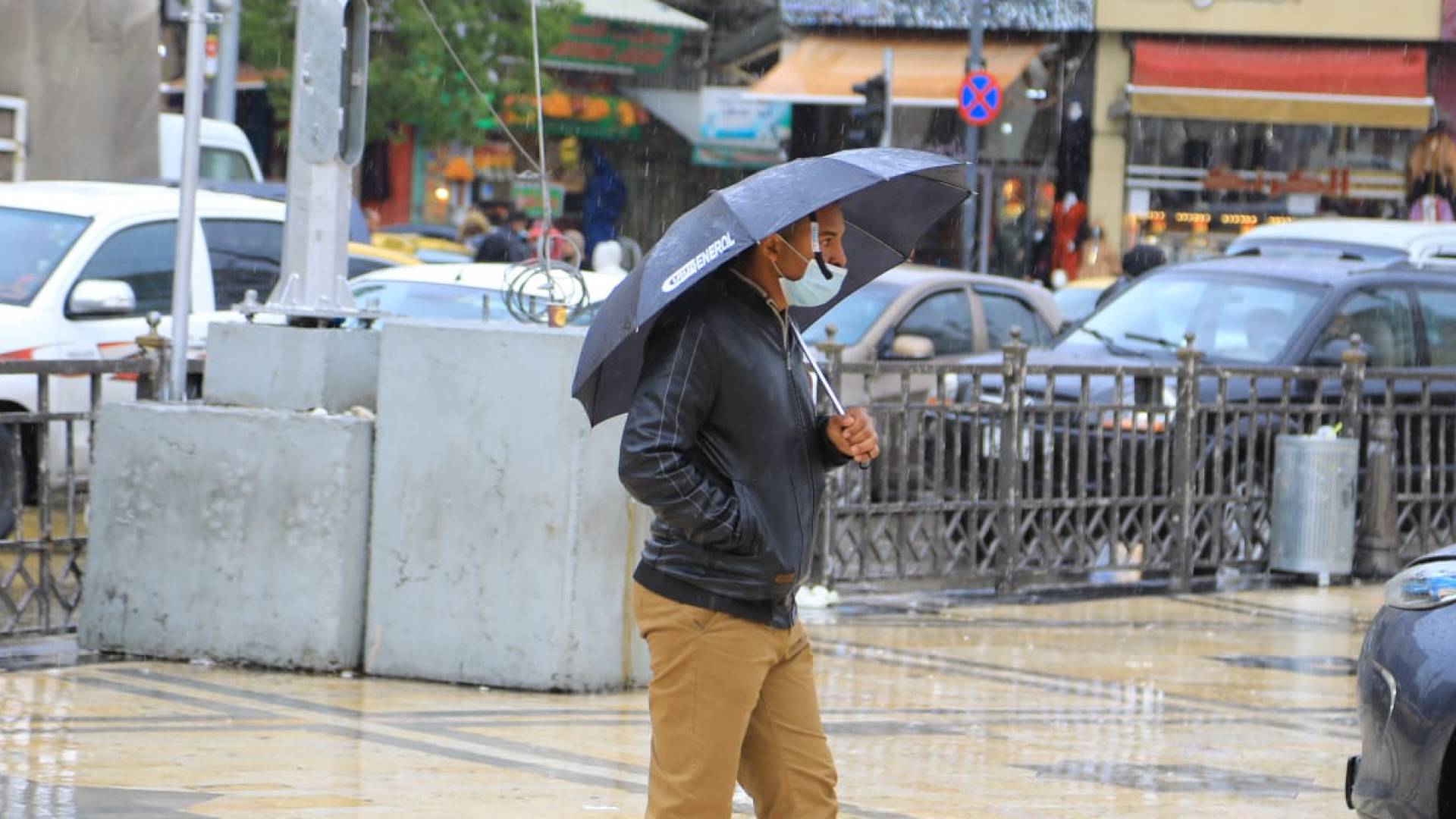 طقس العرب: انخفاض في درجات الحرارة وفرص لزخات من الأمطار ببعض مناطق الأردن الأحد