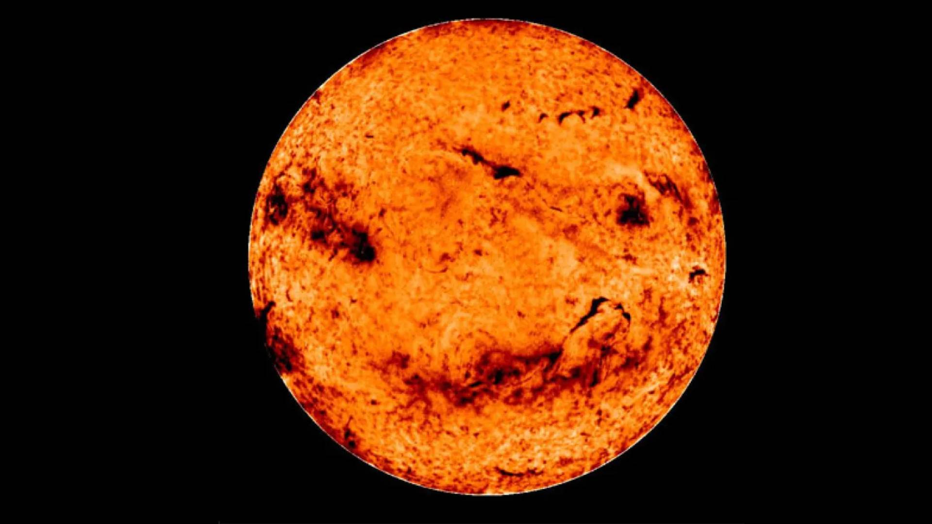 علماء روس يتوقعون تخزين الشمس لمقدار كبير من الطاقة تمهيدا "لانفجار هائل"